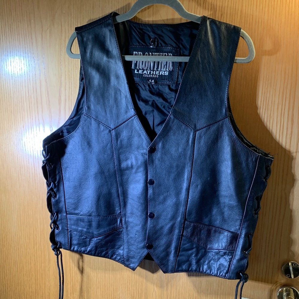 New Frontier Black Leather Vest w/ Eagle Harley-Davidson Patch-Size 44